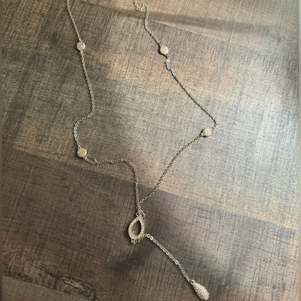 WHITE HOUSE BLACK MARKET GOLD AND SILVER THIN CHAIN NECKLACE WITH GEM